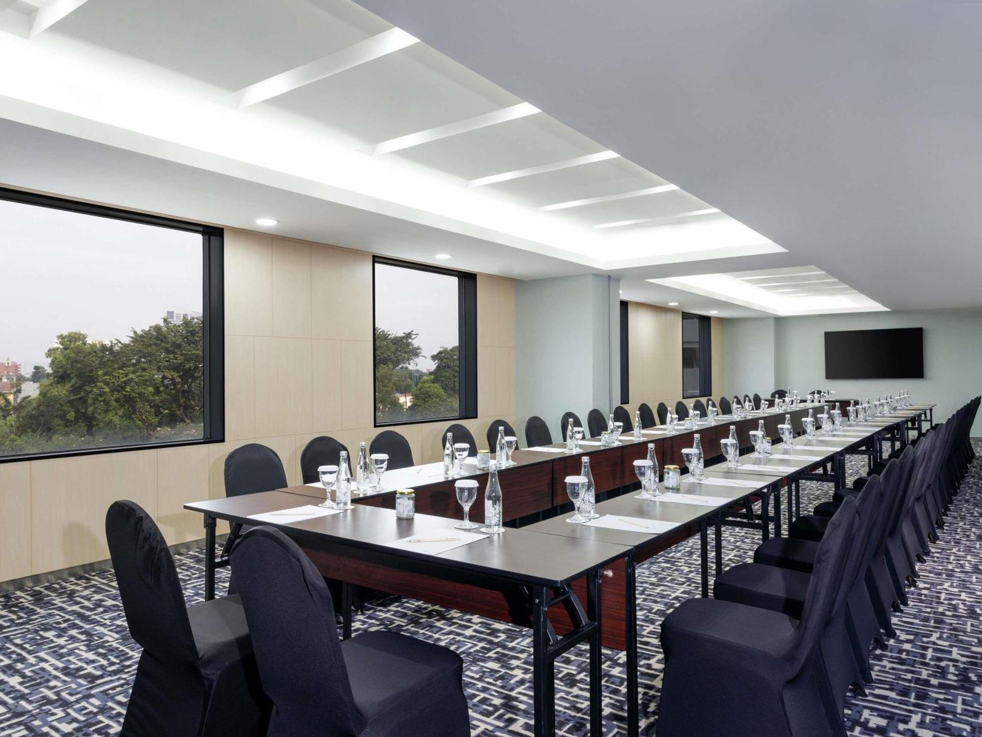 Mercure Simatupang Hotel 4*